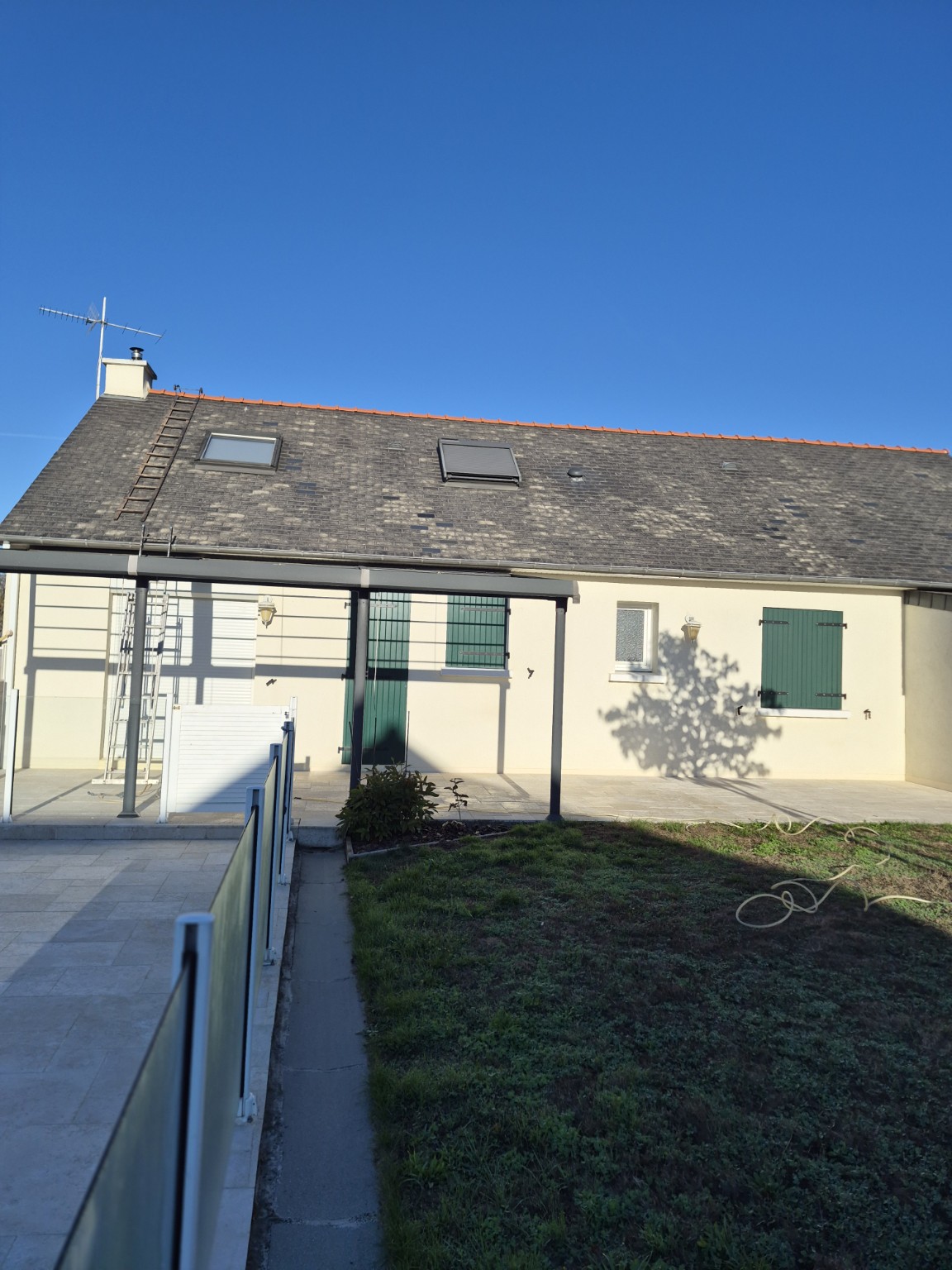 Avant rénovation de la toiture d’une maison en Loire-Atlantique